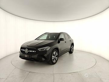 MERCEDES-BENZ GLA 180