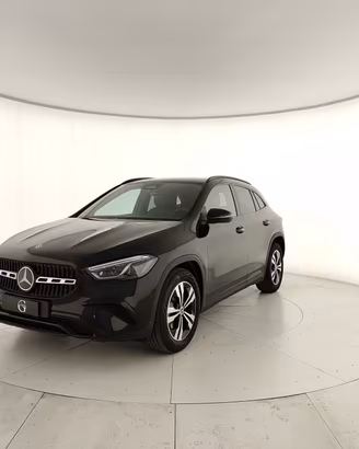 MERCEDES-BENZ GLA 180