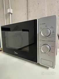 Microonde Midea con Grill