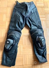 Pantaloni moto in pelle, nuovi.