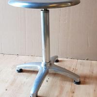 Sgabello in alluminio del 1900