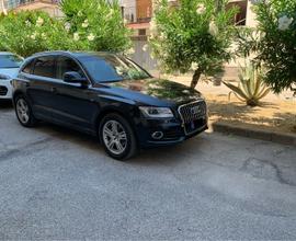 Audi Q5 s-line 2.0