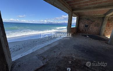 Rustico fronte mare - direttamente sulla spiaggia!