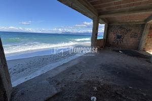 Rustico fronte mare - direttamente sulla spiaggia!