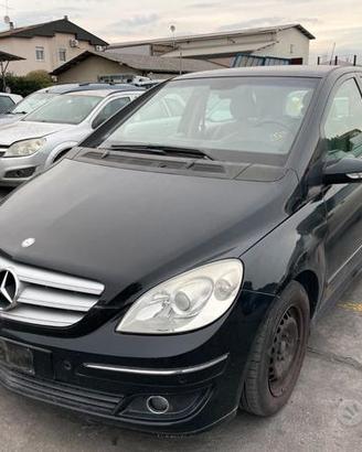 Ricambi usati per Mercedes Classe B 150 benz 05