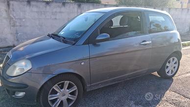 lancia y 1.2 GPL benzina