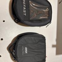 Giacca moto, stivaletti e borse serbatoio