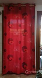 Tende rosse fantasia giapponese