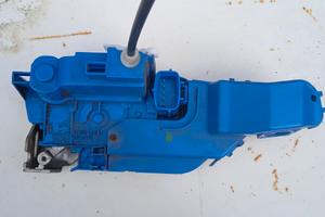 serratura anteriore sx Fiat 500L (2016) 52018119