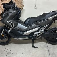 Xadv 750