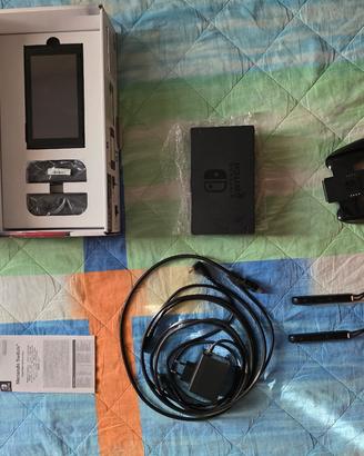 Nintendo Switch 1 + custodia