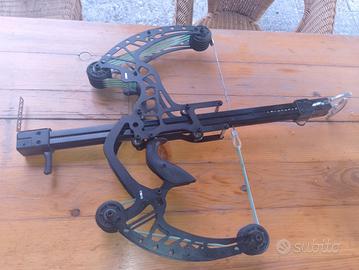 Arco compound con pallini d acciaio.
