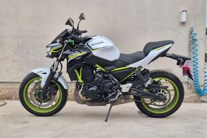 Kawasaki z650 my 2021 Solo 12500 km