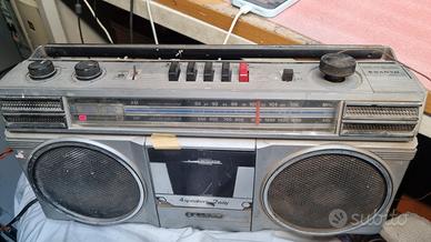 4666-Radio Vintage Sanyo M9805F