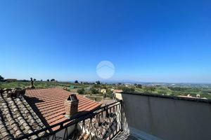 3 LOCALI A CALVI DELL'UMBRIA