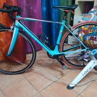 Bici da corsa cube carbonio
