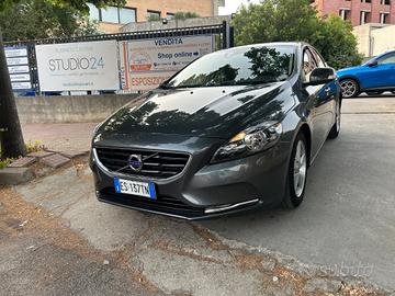 Volvo V40 KM. 61.000! D2