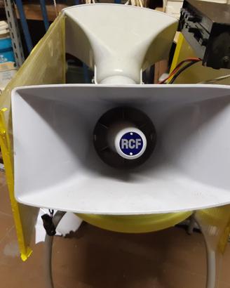 coppia trombe RCF con amplificatore GBC e calamita