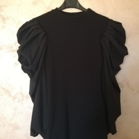 Vestitino nero in maglina con maniche a sbuffo