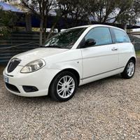 Lancia Ypsilon 1.3 MJT 75 CV Unyca