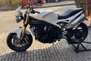 Triumph Speed Triple 1050