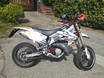 HM CRM 125 derapage 2T