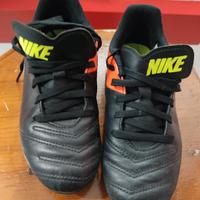 SCARPE DI CALCIO NIKE JR TIEMPO LEGEND VI Taglia32