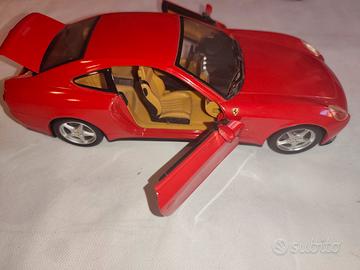 Ferrari 612 Scaglietti Rosso 1/18 - Hot Wheels