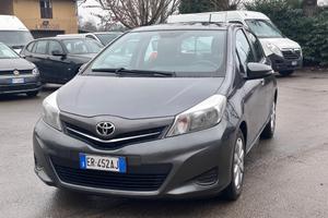 Toyota Yaris 1.0 5 porte Lounge X Neopatentati
