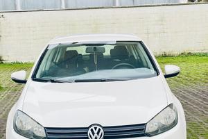 Auto Golf 6 1,6  usata