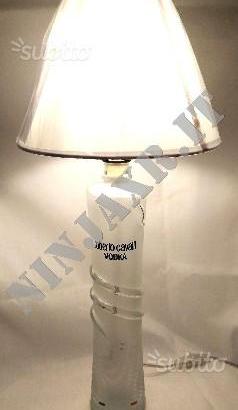 Lampada Bottiglia Vodka Roberto Cavalli riciclo