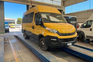 Scuolabus Iveco Daily (alimentazione CNG)