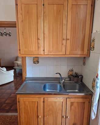 Cucina monoblocco in pino massello