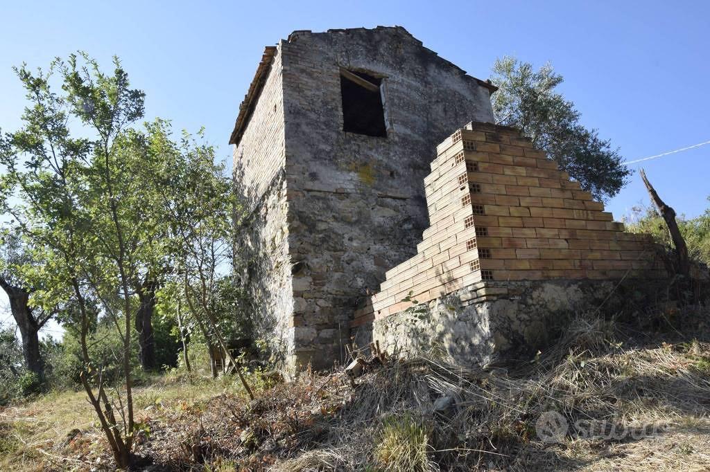 Rustico / Casale di 70 m² con 1 locale a Minturno - Altro