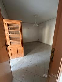 V/1323 Intera palazzina da ristrutturare