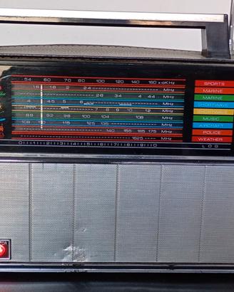 RADIO VINTAGE MADE IN HONG KONG