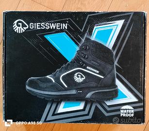 Scarpa da hiking o trekking