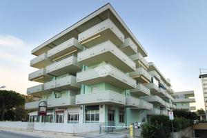 NEGOZIO A PORTO SAN GIORGIO