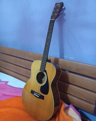 Chitarra acustica Yamaha FG-331
