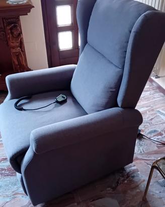 Poltrona Alzapersona Elettrica Motorizzata Anziani