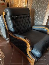 Coppia di poltrone classiche in vera pelle