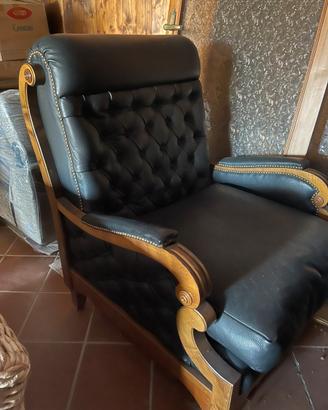 Coppia di poltrone classiche in vera pelle