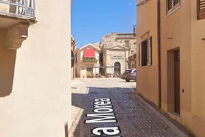 Immobile con Garage e Locale Commerciale