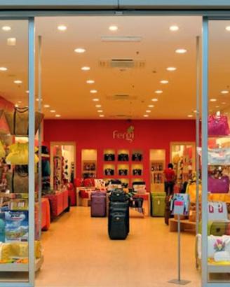 Arredamento Completo Negozio Abbigliamento ed altr