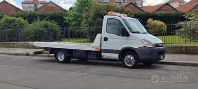 Carroattrezzi Iveco Daily 3.0 d patente B
