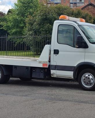 Carroattrezzi Iveco Daily 3.0 d patente B