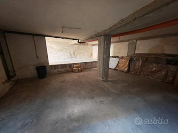 Si affitta garage 
