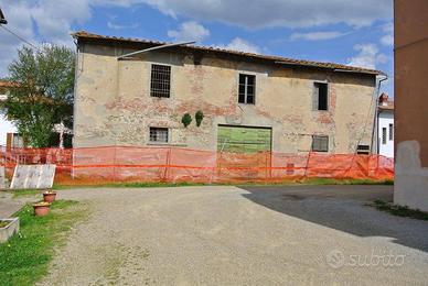 Villa di 356 m² con più di 5 locali e box auto dop