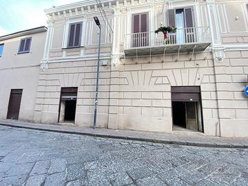 2 Unità da Ristrutturare Al Centro FL252