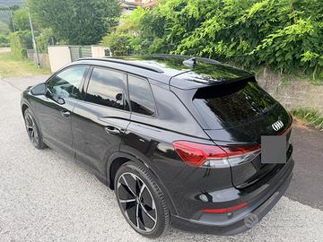 Audi Q4  40 etron business advance